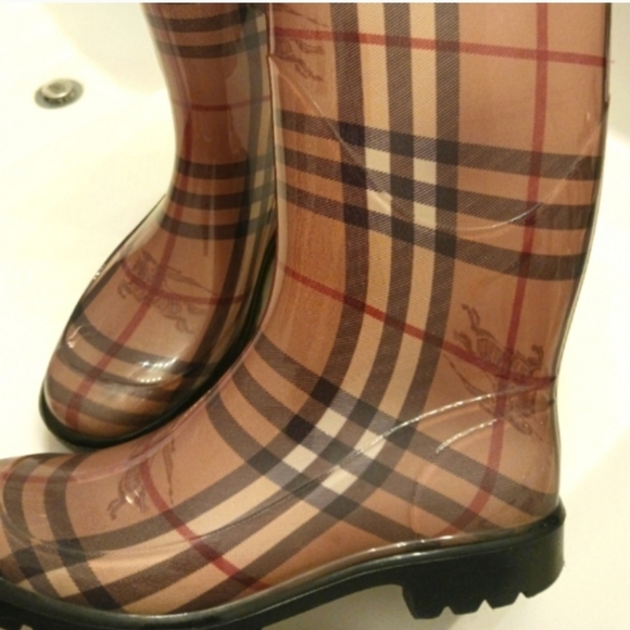 Burberry rain boots - Picture 6 of 6
